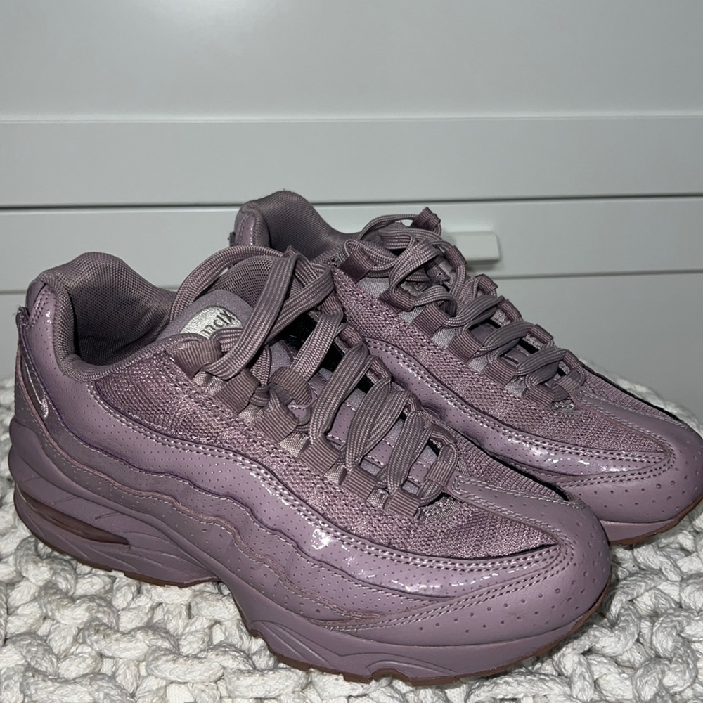 Nike air max size 5Y